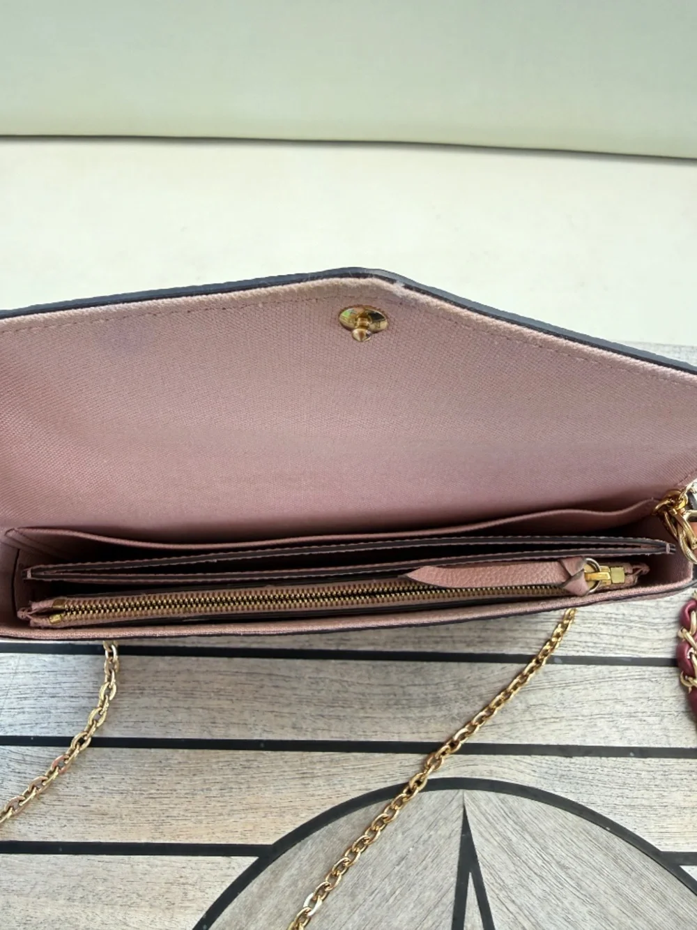 SOLD Louis Vuitton Empreinte Pochette Felicie Chain Wallet Rose Poudre Pre-Owned - Picture 8 of 10